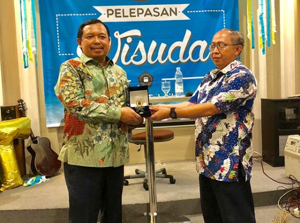 Pelepasan Wisuda Teknik Industri UNISBA