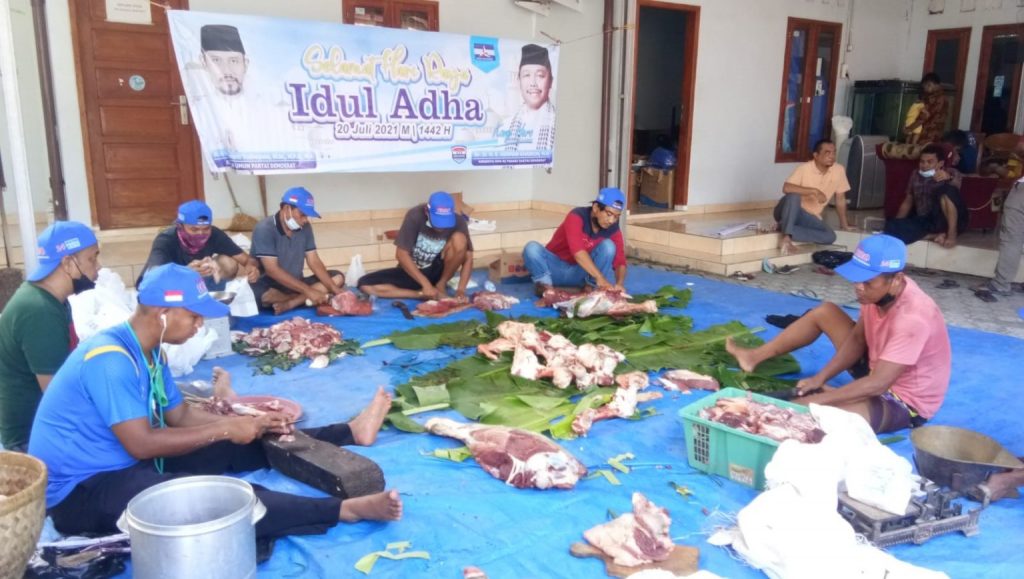Hero Kurban 8 Sapi dan 6 Kambing