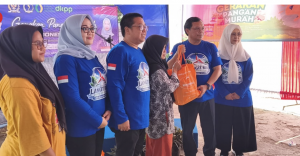 Sambut HUT ke-25, Partai Demokrat Hadirkan Sembako Murah untuk Warga Kota Cirebon